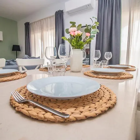 Villa Close To Golf, Beaches, Quinta Lago, Vale Lobo, Quarteira And Vilamoura